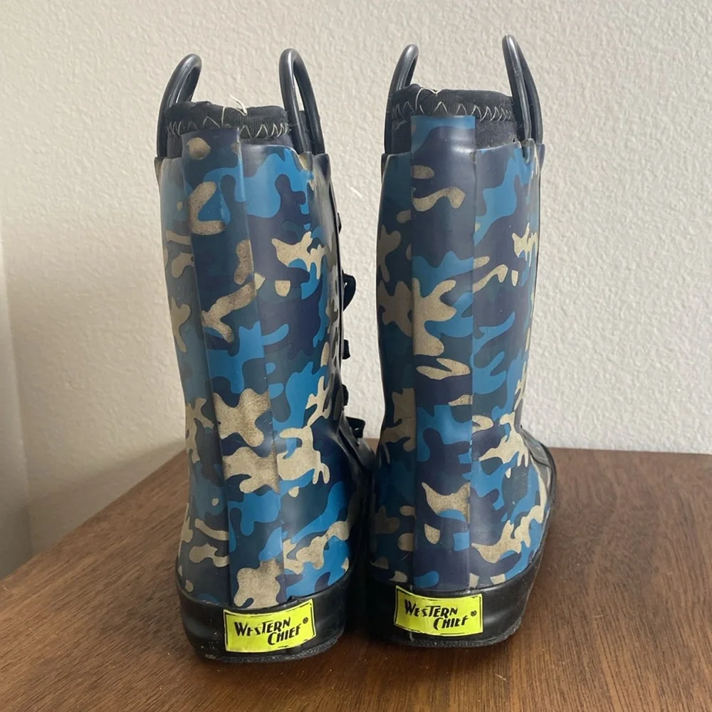 Western Chief Blue Camo waterproof Rain Boots Pull On Snow Boots, Kids 11/12